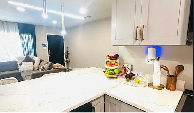 Photo - 1204 E Lambright St House