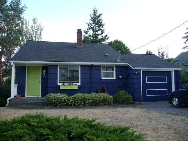 Building Photo - Quaint and Immaculate Home