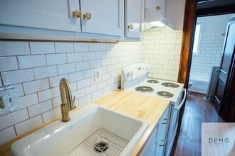 Building Photo - 117 S Hosmer St