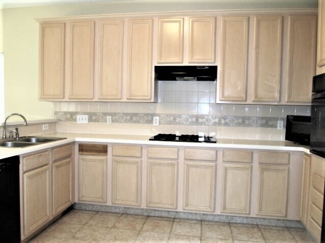 Building Photo - 608 Canyon Crest Drive