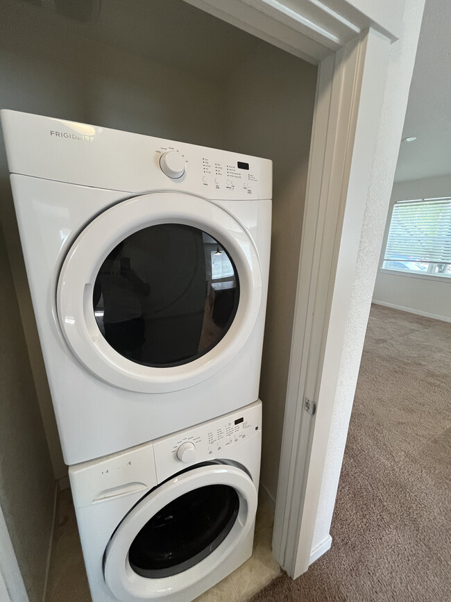 In unit laundry - 2301 N Xenia St