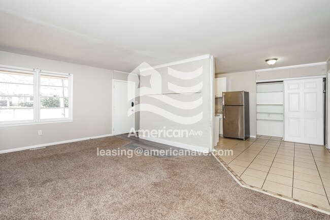 Building Photo - 102 Oakdale Dr