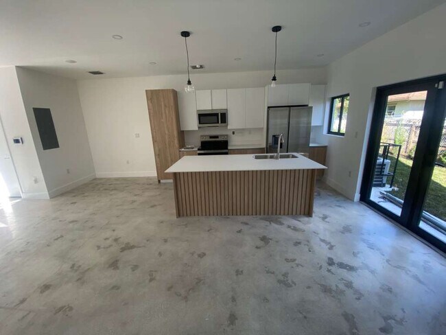 Foto del edificio - Elegworld 6233 NW