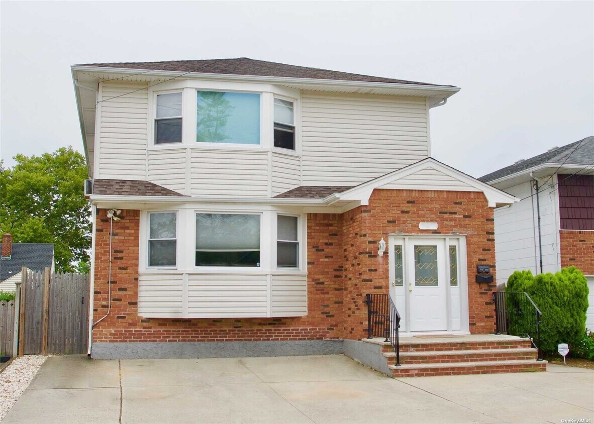 Primary Photo - 262 Munro Blvd
