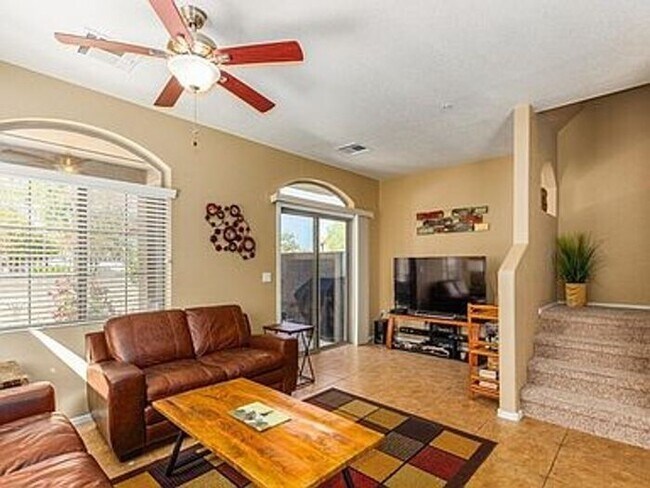 Foto del edificio - 458 N 168th Ln