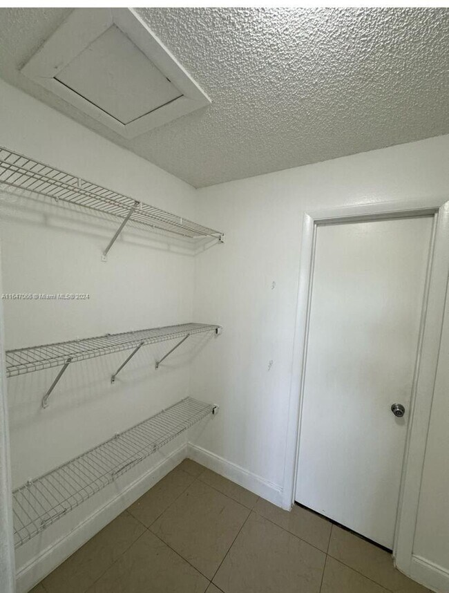 Foto del edificio - 15630 SW 80th St