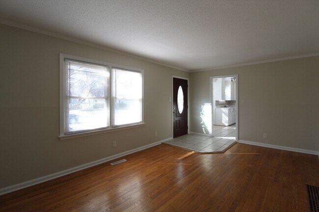 Foto del edificio - 2 Bedroom 1 Bath Home in Roeland Park