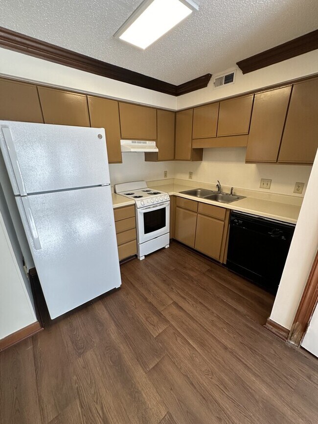 Foto del edificio - 3532-101 Ivy Commons Drive