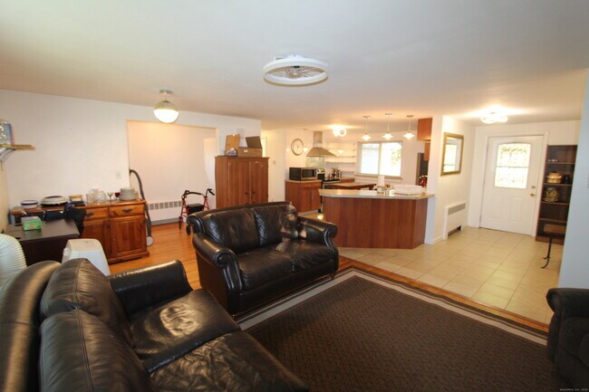 Foto del edificio - 422 S Main St