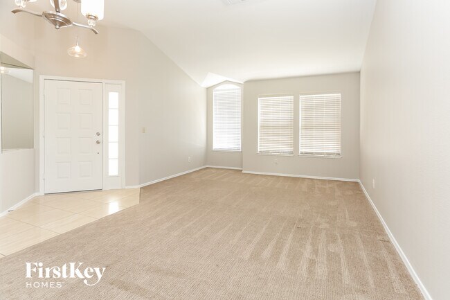 Building Photo - 4421 Inez Dr