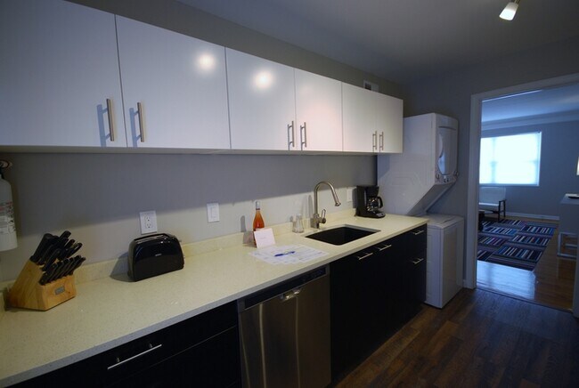 Foto del edificio - Brookwood Courtyard by BCA Furnished Apart...