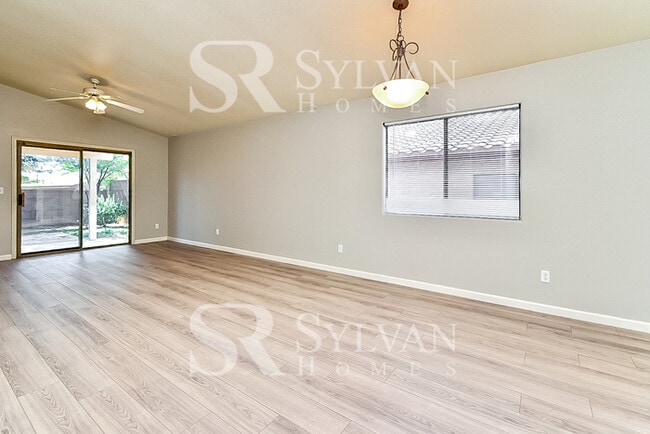 Building Photo - This charming ranch home is ready