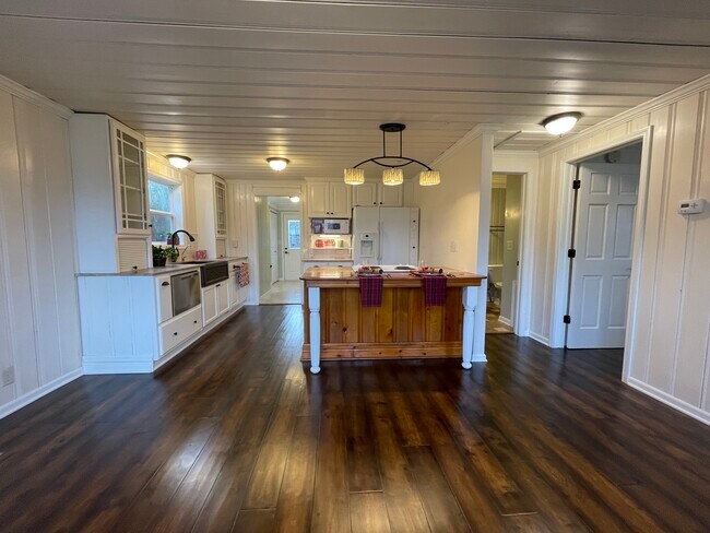 Foto del edificio - 3905 W Lake Shore Dr