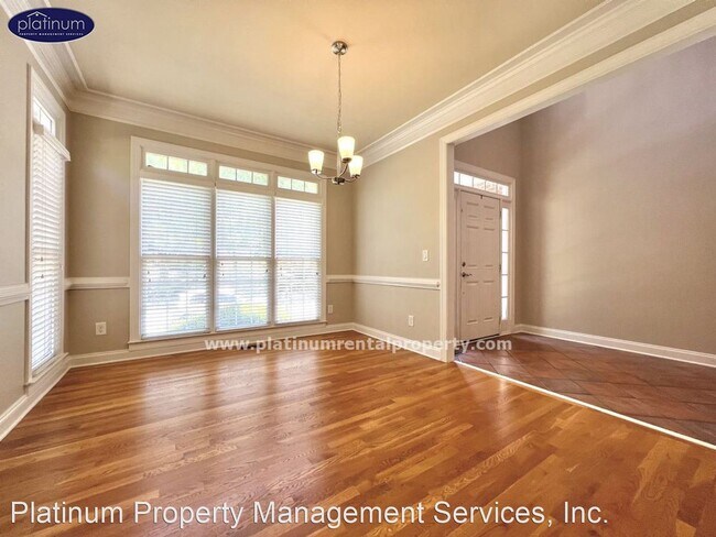 Building Photo - 4 br, 3.5 bath House - 3504 Ivy Manor Rd Se