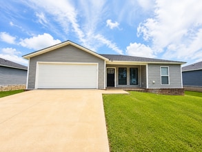 Building Photo - 209 Formon Dr