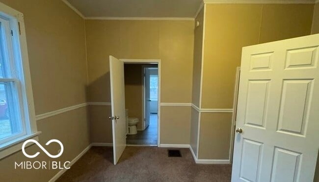 Building Photo - 515 Park Ave