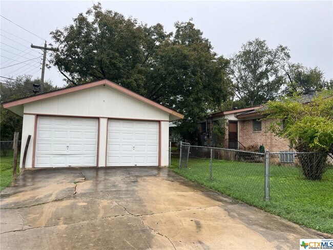 Building Photo - 130 Algarita Rd