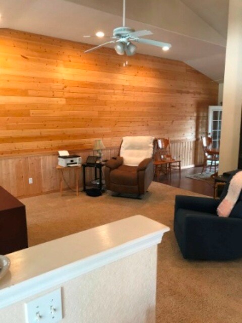 Foto del edificio - 1055 Tishlini Ln