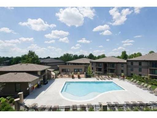 Building Photo - 2120 Manor Dr
