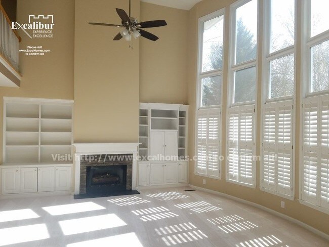 Foto del edificio - 3810 Regal Oaks Dr