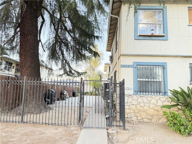 Foto del edificio - 18127 Roscoe Blvd