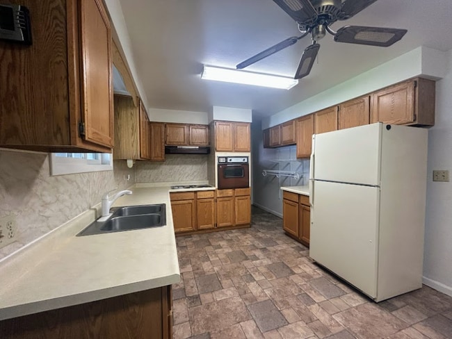 Building Photo - 1857 9th Ave E