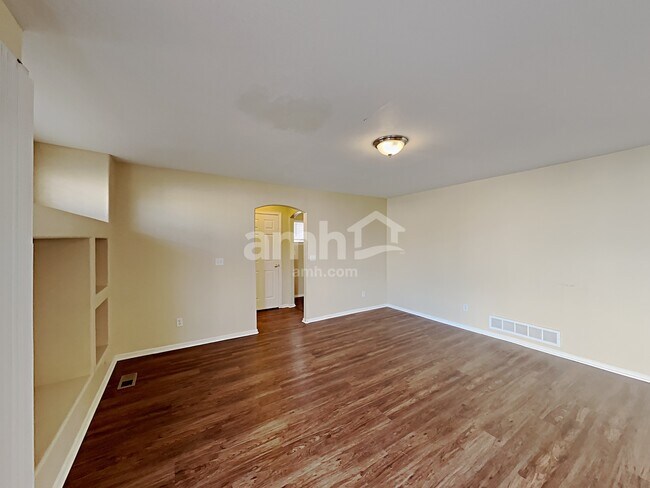 Building Photo - 20001 E 40th Place