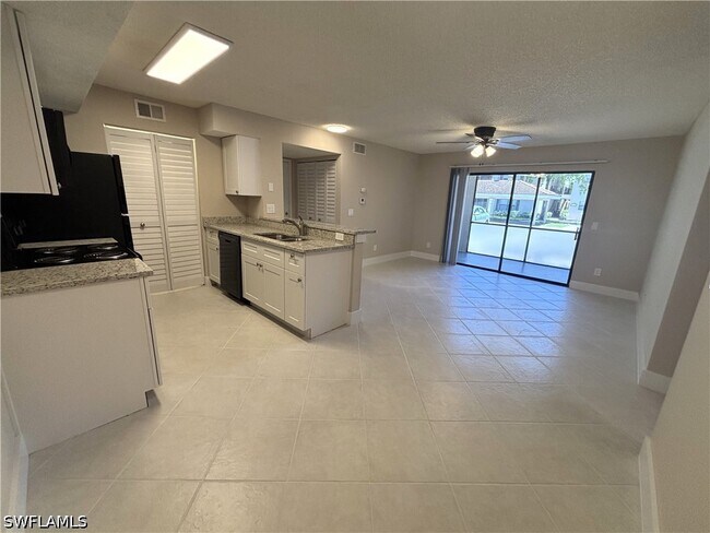 Foto del edificio - 2094 Arbour Walk Cir