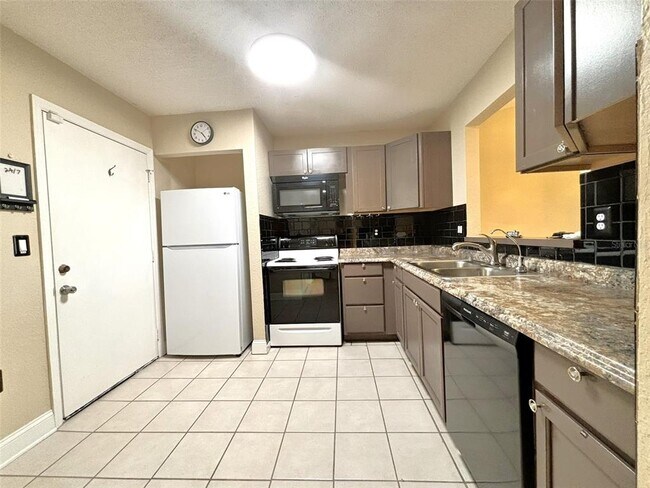 Foto del edificio - 3217 Queen Palms Ct