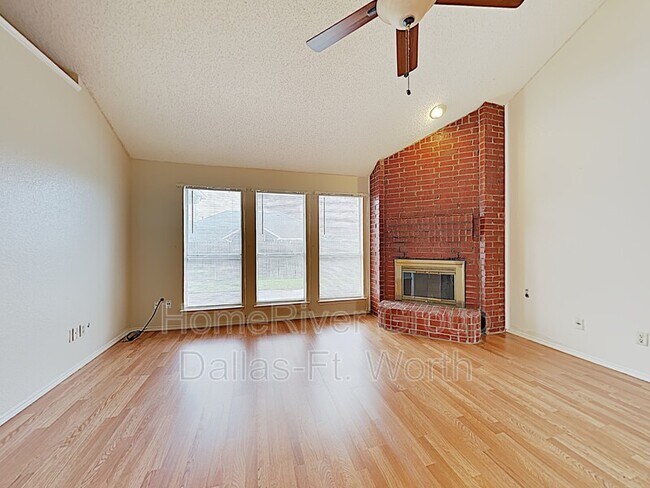 Building Photo - 811 Miles Ln