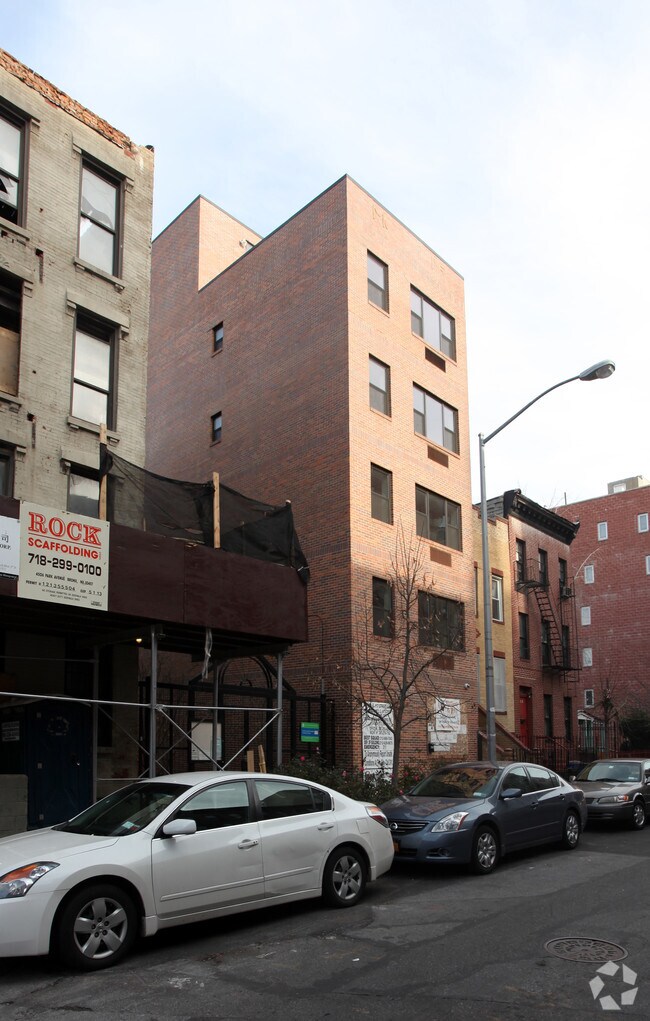 Foto del edificio - 423 East 117th Street