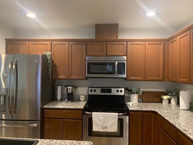 Building Photo - 2131 Roper Ln
