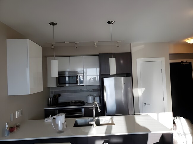Building Photo - 6971 Elmbridge Way