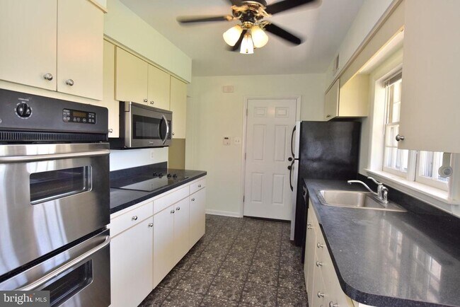 Foto del edificio - 11304 Valley Rd