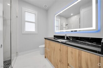 Building Photo - 1107 NW 40th Pl