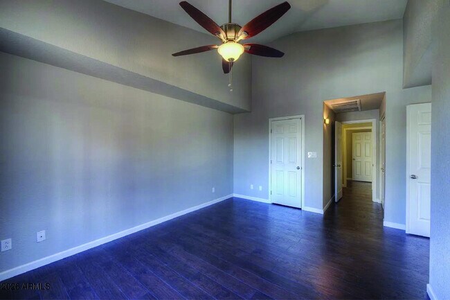 Foto del edificio - 100 E Fillmore St