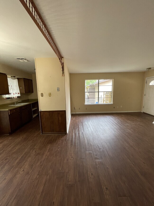 Foto del edificio - 247 Fennel Dr