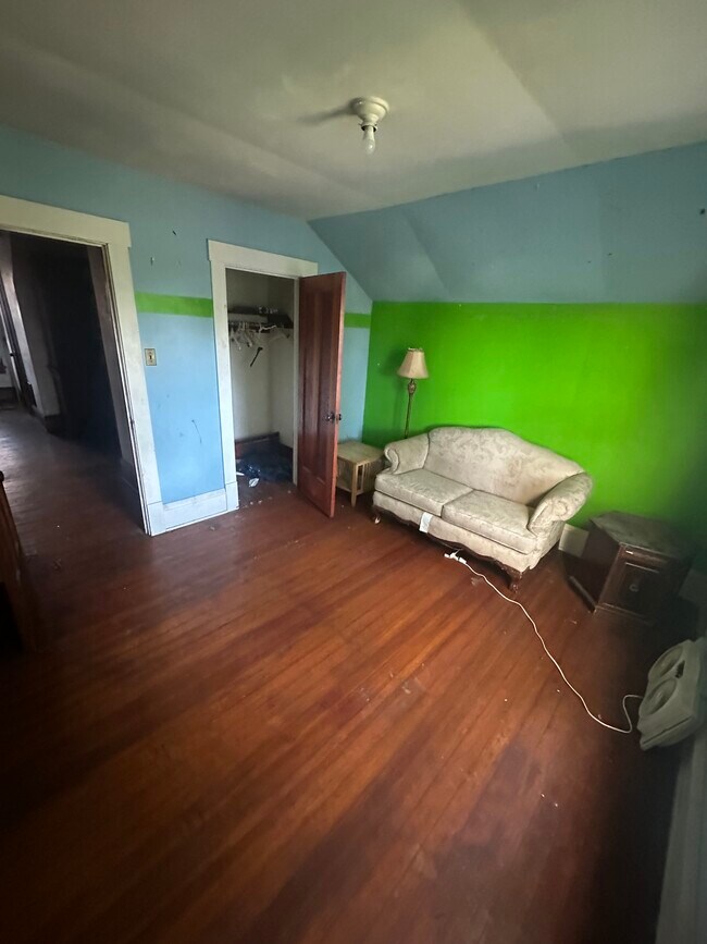 Foto del edificio - 214 N Maple St