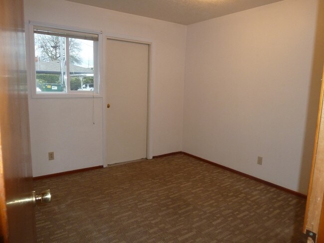 Foto del edificio - 1540 E 1st St