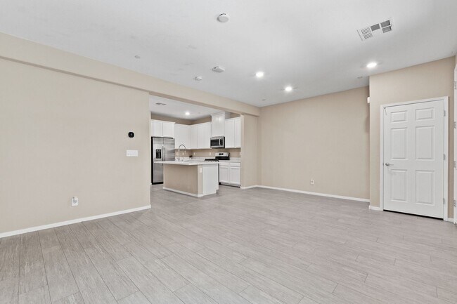 Foto del edificio - Luxury 3BR Townhome in Gated Summerlin Com...