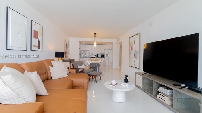Foto del edificio - 19370 Collins Ave