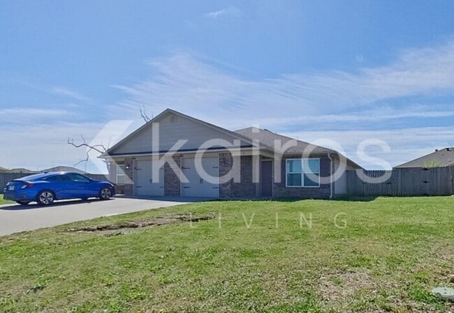 Building Photo - 4009 Thomas St