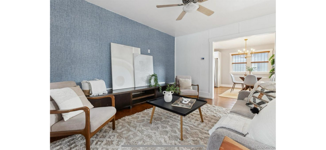 Foto del edificio - 2472 Ames St