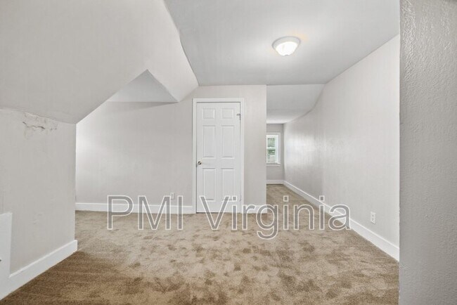 Building Photo - 3120 Tidewater Dr