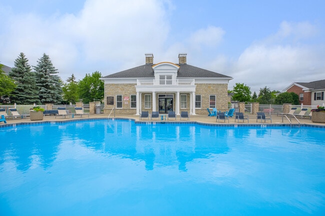 Building Photo - The Residence at Barrington