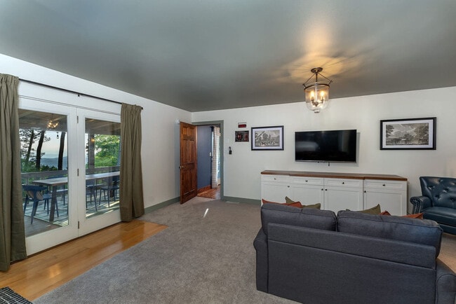 Building Photo - 134 Wolf's Head Ct