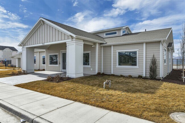 Building Photo - 3 br, 2 bath Condo - 713 N 380 W