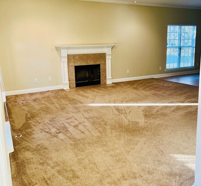 Foto del edificio - 223 Hedgerow Dr