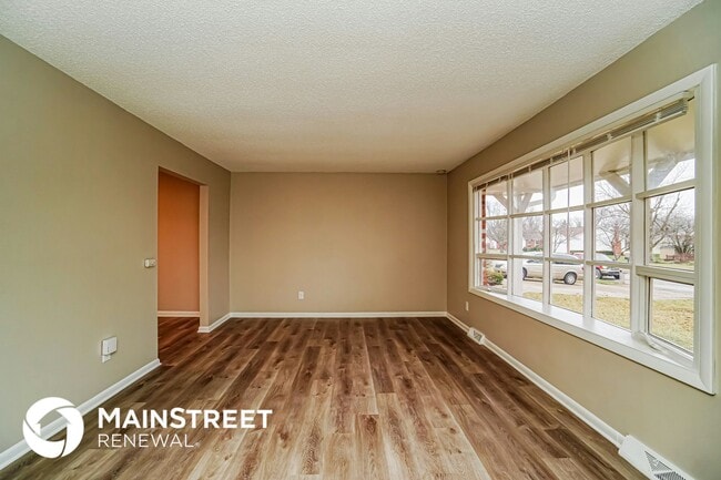 Building Photo - 6464 Firethorn Ave