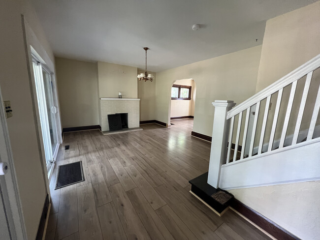 Building Photo - 707 Wilfred Ave